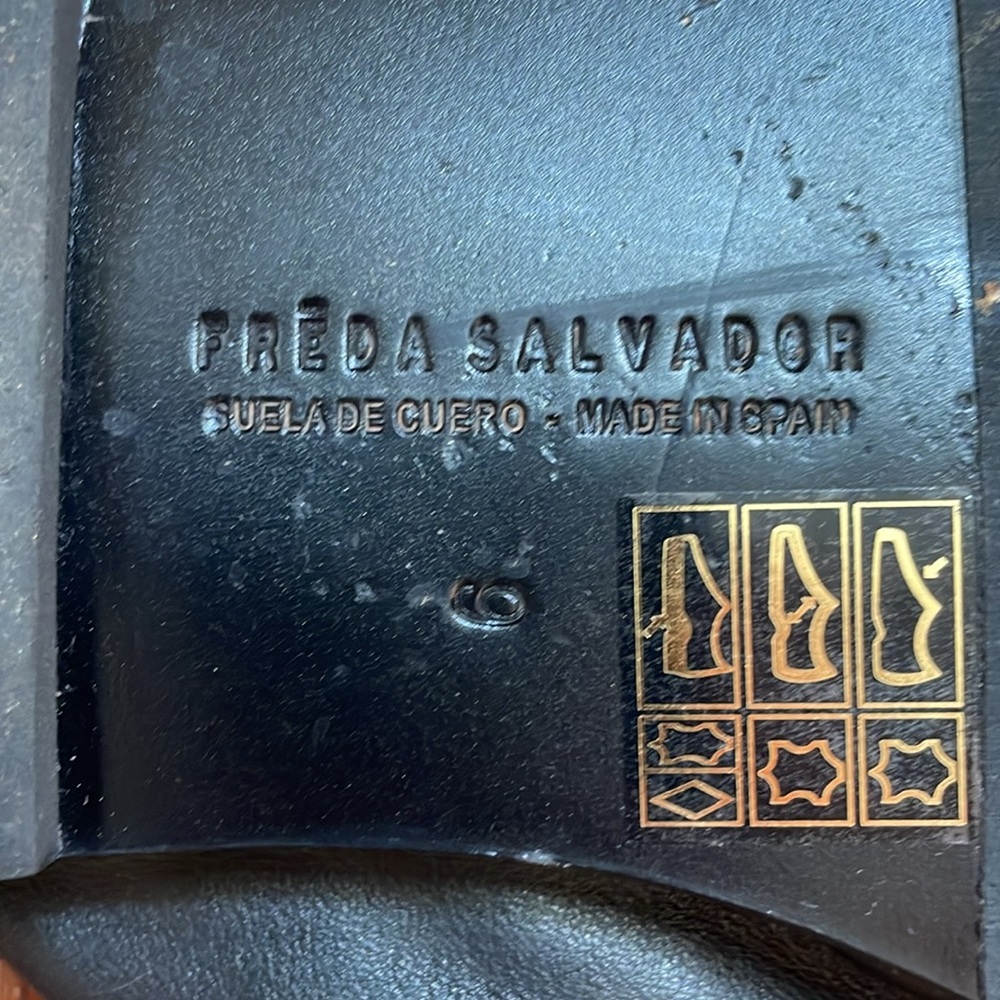 Freda Salvador Black Leather Twisted Strap Slide Sandals - Picture 3 of 5